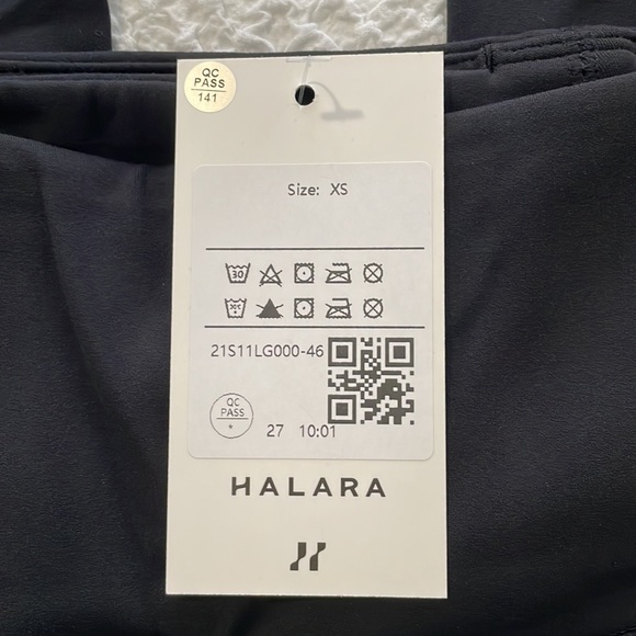 NWT - Halara Leggings. XS - Picture 2 of 5